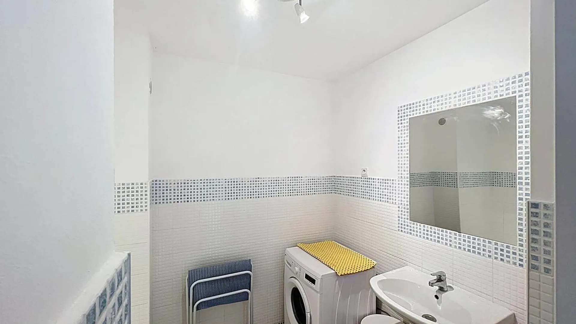 Appartement Paisible A 100M De La Plage, Avec Jardin - Fr-1-770-50 Saint-Cyr-sur-Mer Apartment